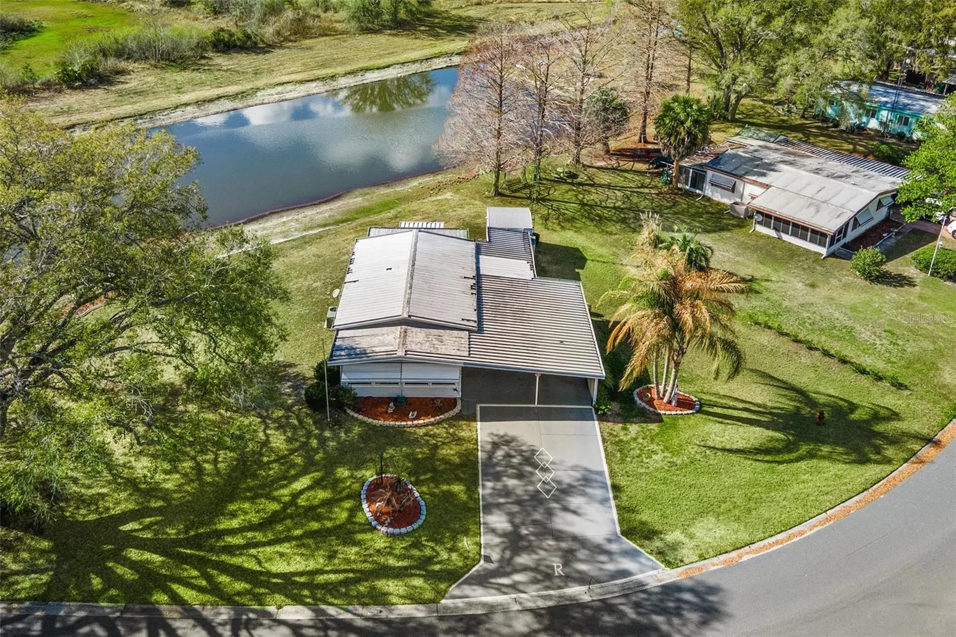 304 Ivanhoe Circle Lady Lake FL 32159
