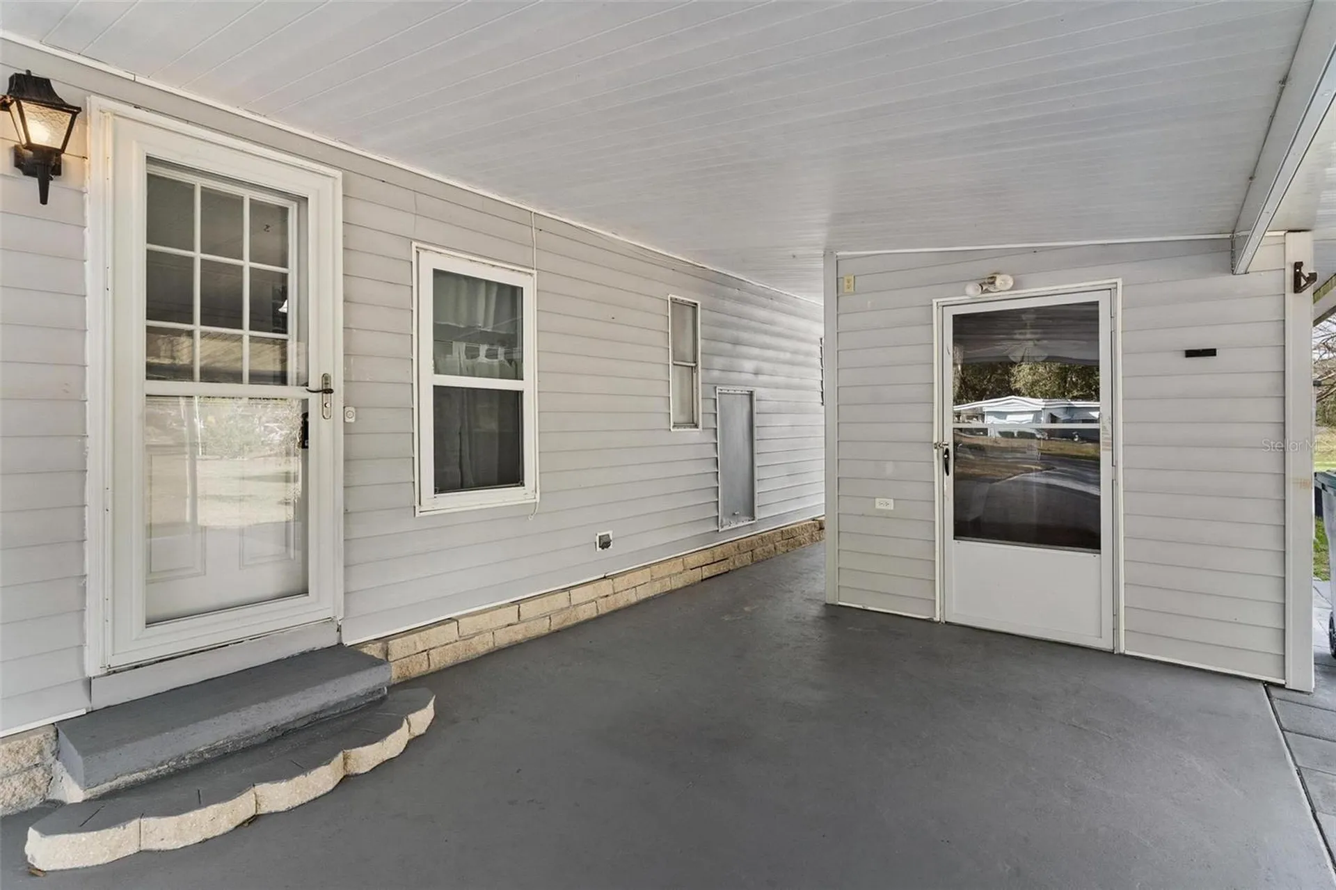 304 Ivanhoe Circle Lady Lake FL 32159