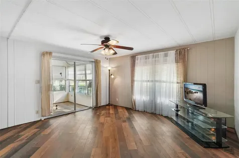304 Ivanhoe Circle Lady Lake FL 32159