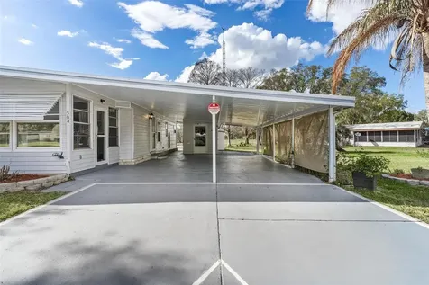 304 Ivanhoe Circle Lady Lake FL 32159