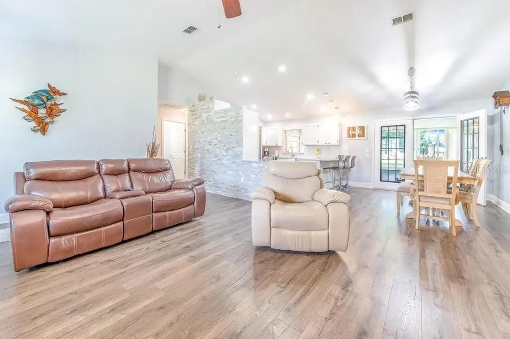 910 Liberty Lane Auburndale FL 33823
