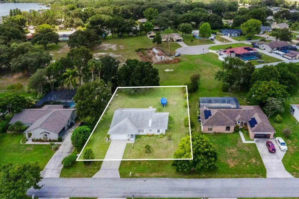 910 Liberty Lane Auburndale FL 33823