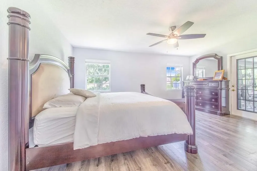 910 Liberty Lane Auburndale FL 33823