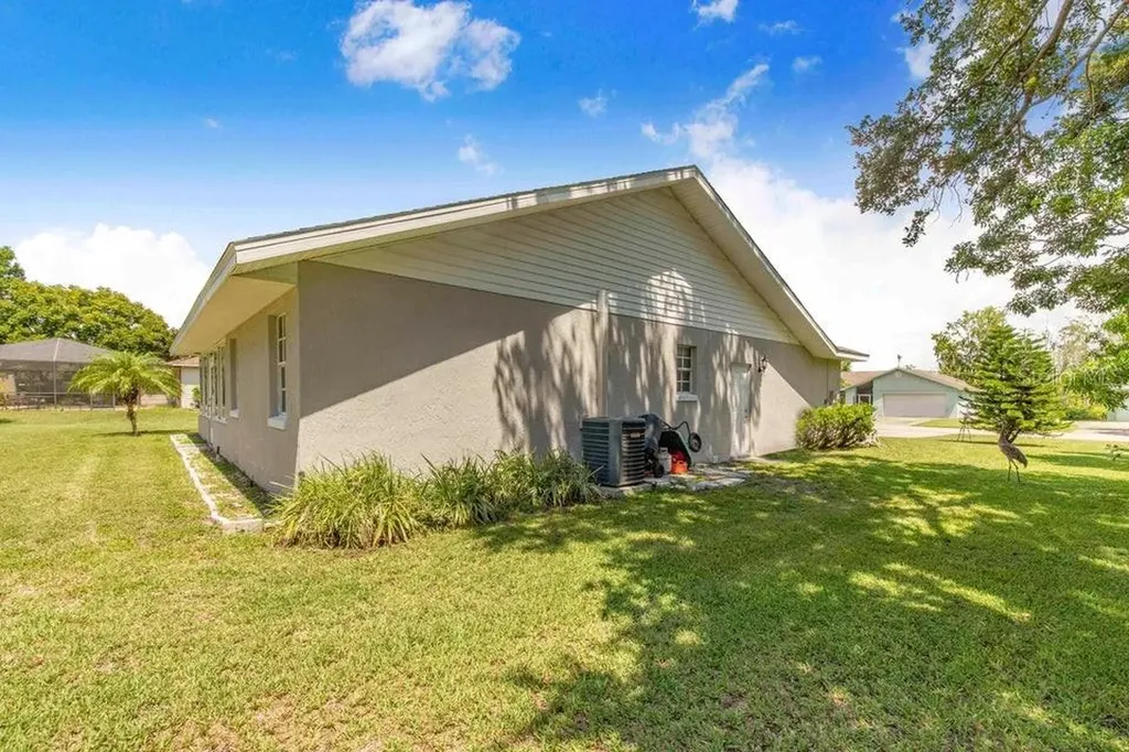910 Liberty Lane Auburndale FL 33823