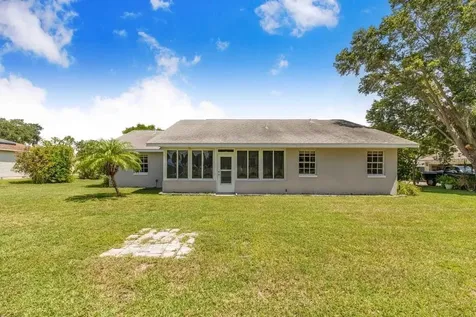 910 Liberty Lane Auburndale FL 33823