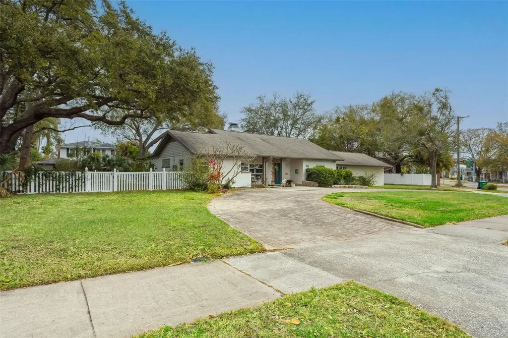 2603 N Ridgewood Avenue Tampa FL 33602
