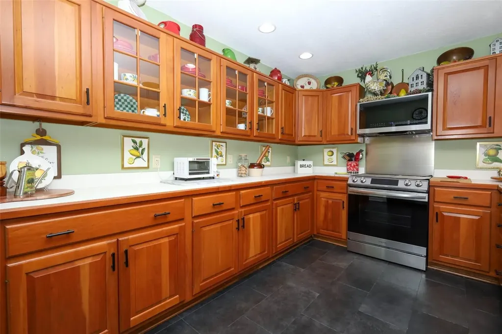 1607 Pinar Drive Orlando FL 32825