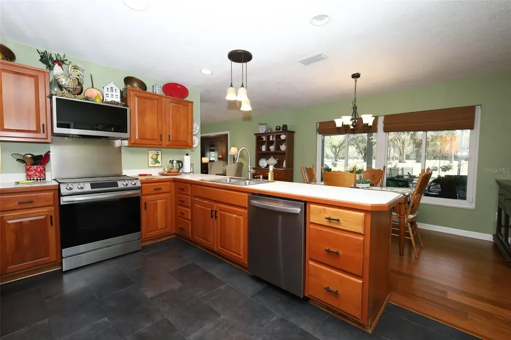 1607 Pinar Drive Orlando FL 32825