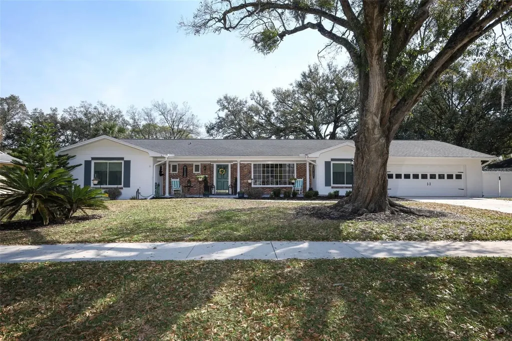 1607 Pinar Drive Orlando FL 32825