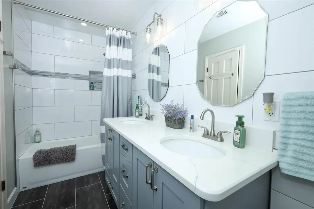 1607 Pinar Drive Orlando FL 32825