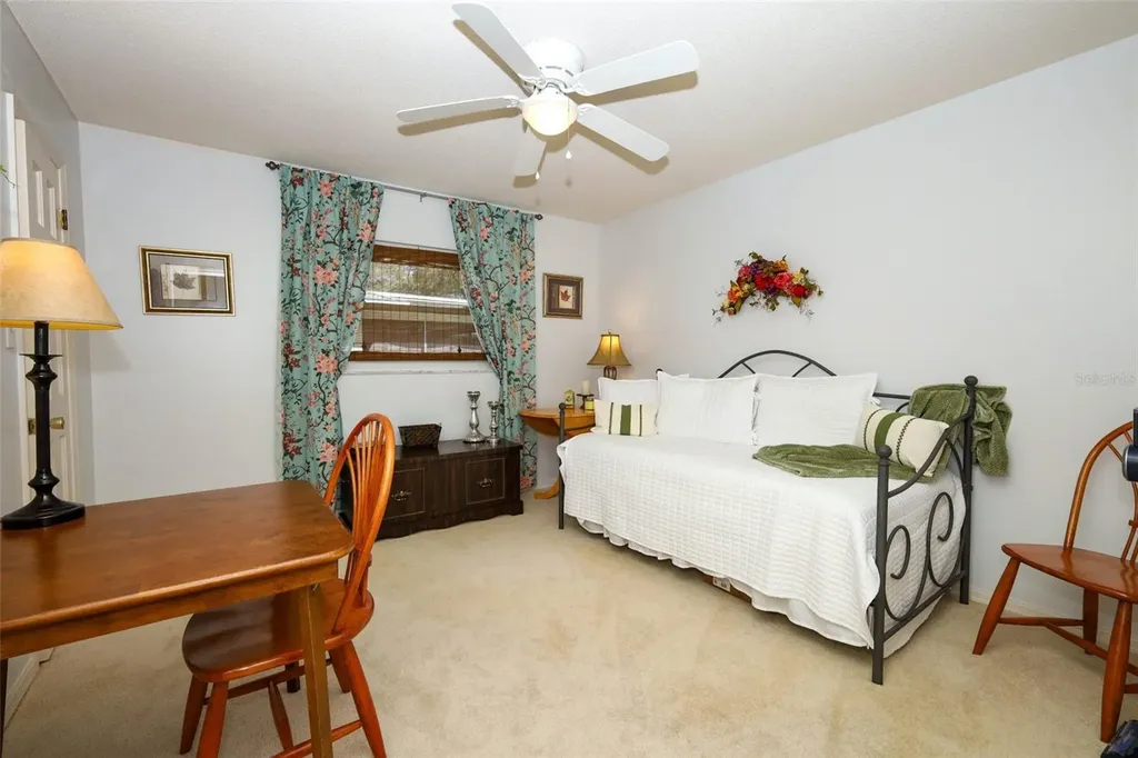 1607 Pinar Drive Orlando FL 32825