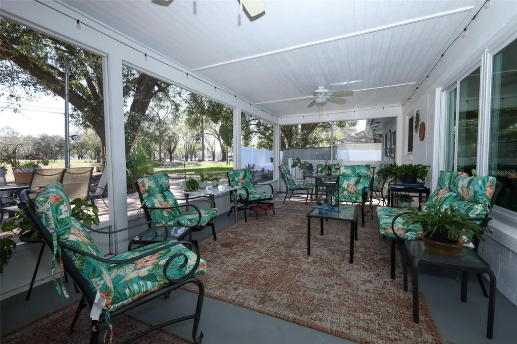 1607 Pinar Drive Orlando FL 32825