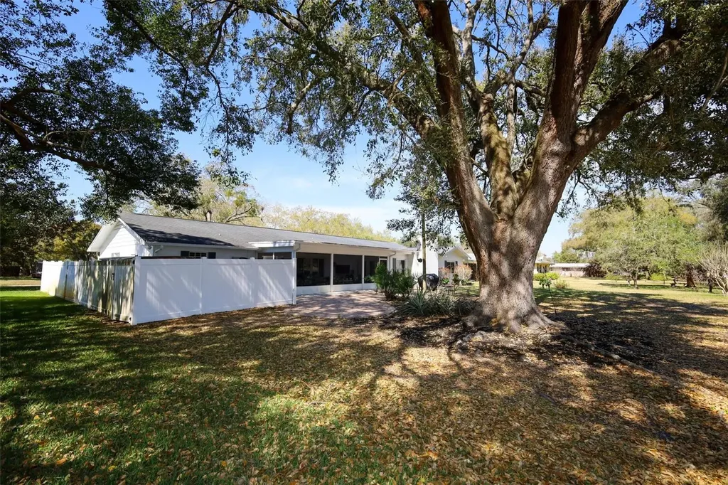 1607 Pinar Drive Orlando FL 32825