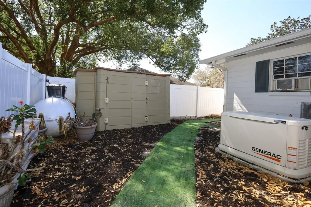 1607 Pinar Drive Orlando FL 32825