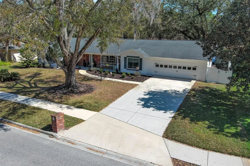 1607 Pinar Drive Orlando FL 32825