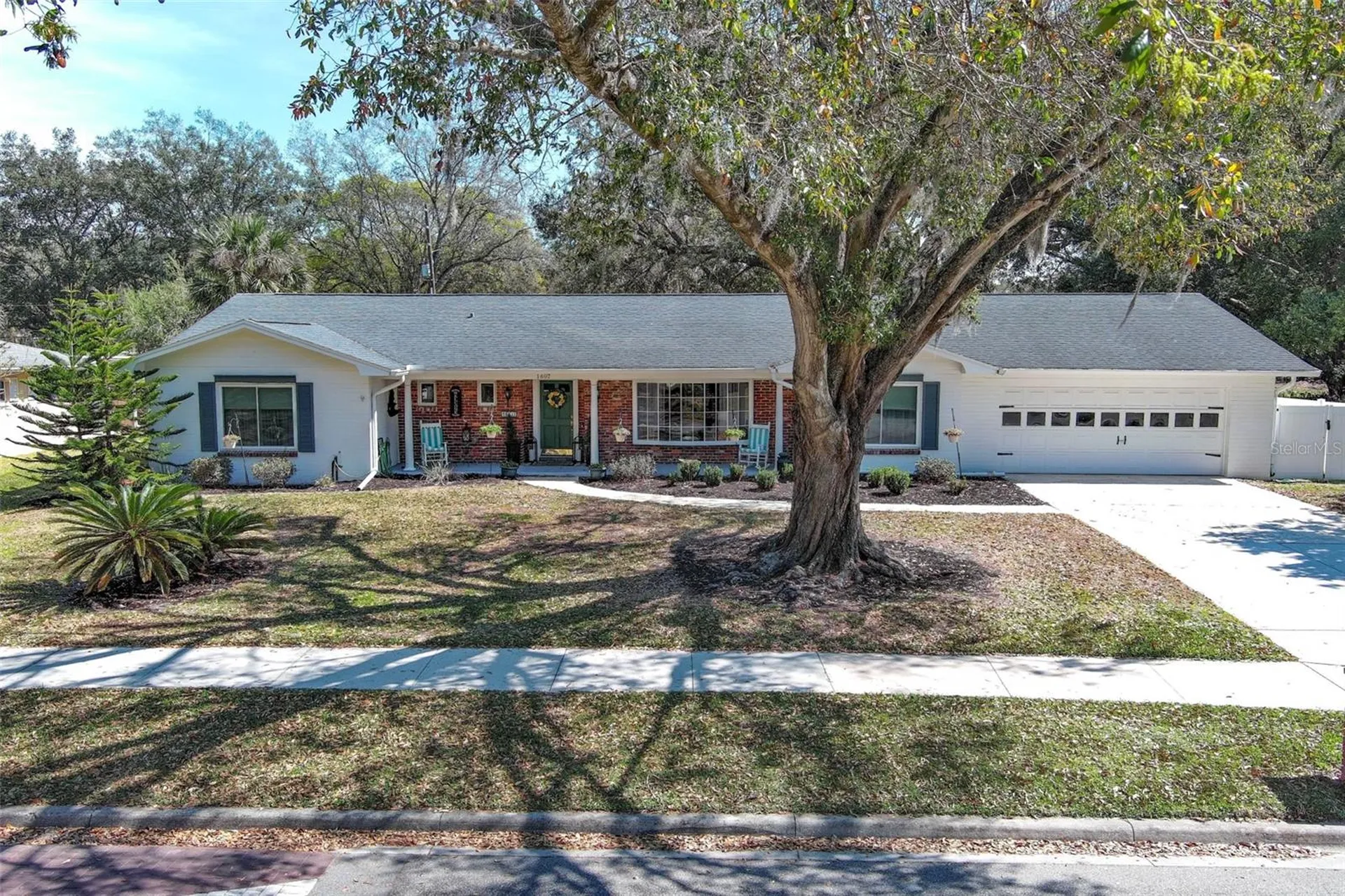 1607 Pinar Drive Orlando FL 32825