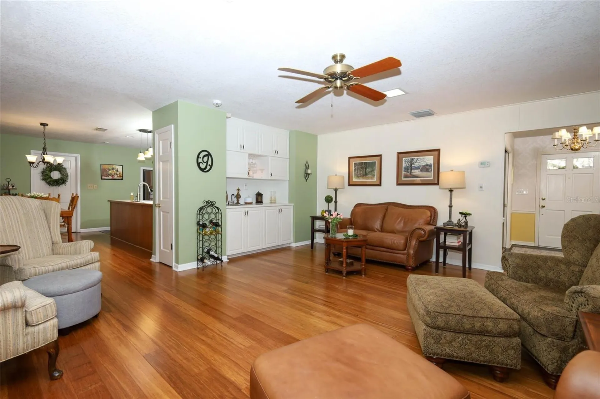 1607 Pinar Drive Orlando FL 32825