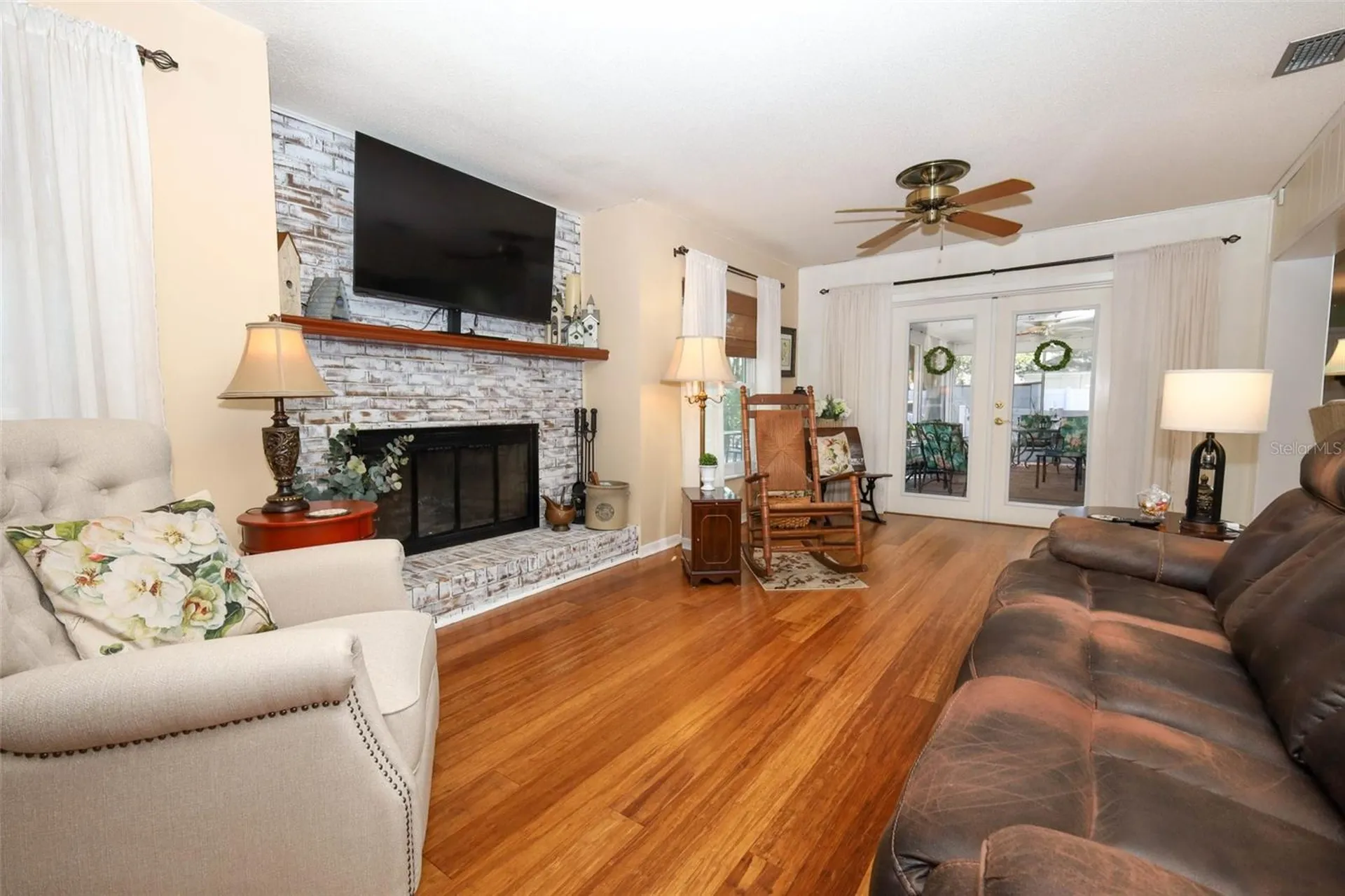 1607 Pinar Drive Orlando FL 32825