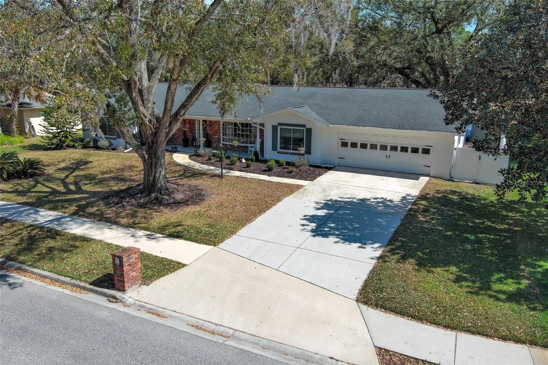 1607 Pinar Drive Orlando FL 32825