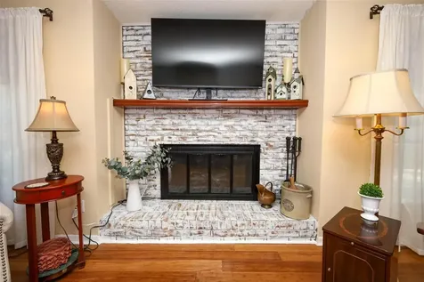 1607 Pinar Drive Orlando FL 32825