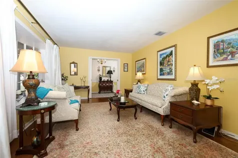 1607 Pinar Drive Orlando FL 32825