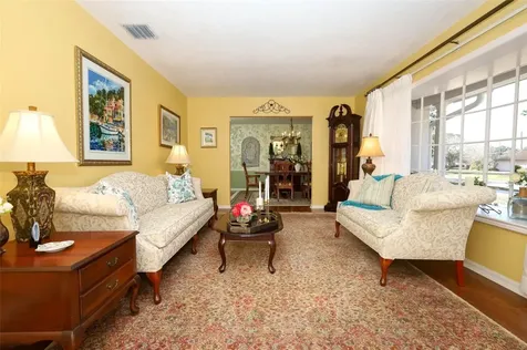 1607 Pinar Drive Orlando FL 32825