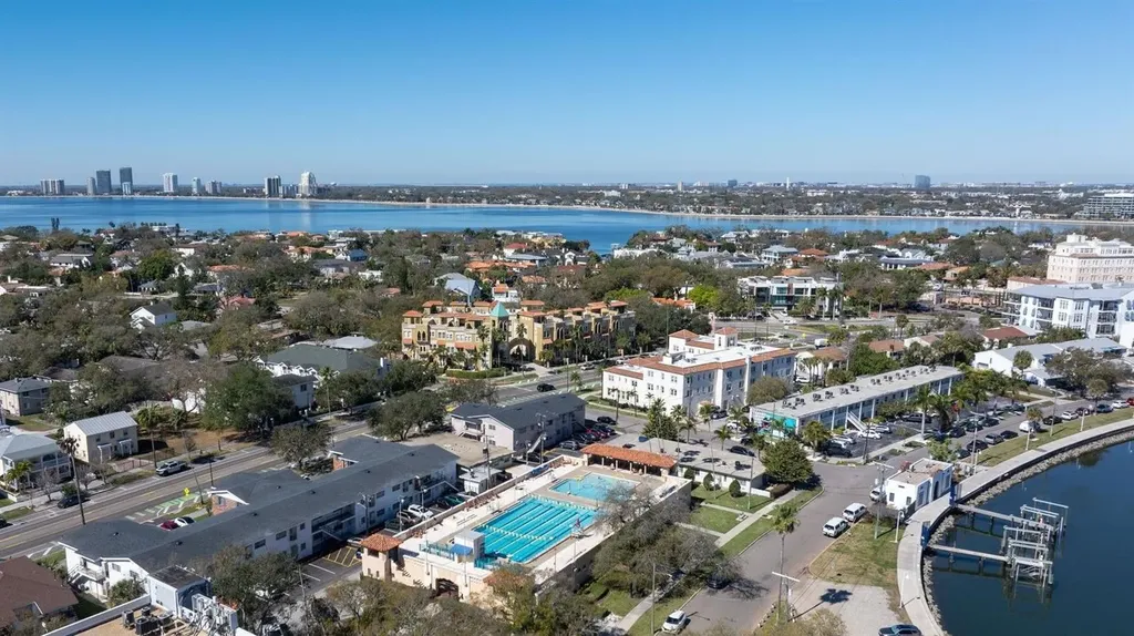114 E Davis Boulevard Tampa FL 33606