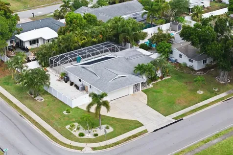 2008 39th Street W Bradenton FL 34205