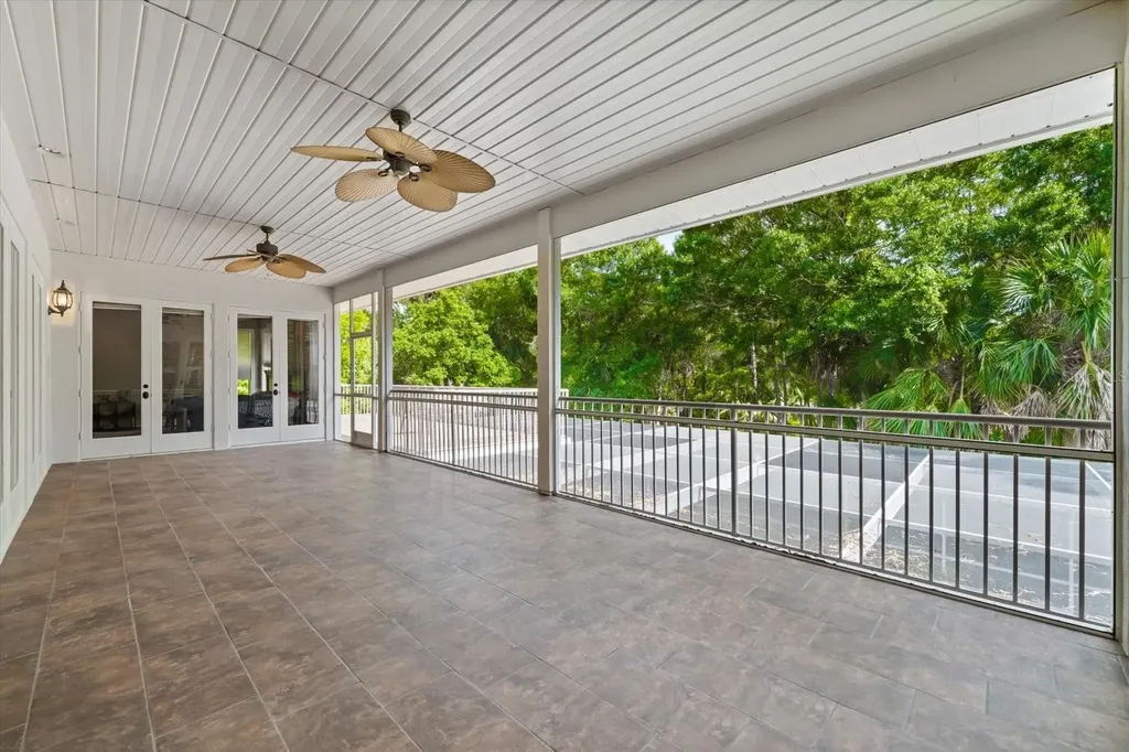 6413 Maclaurin Drive Tampa FL 33647