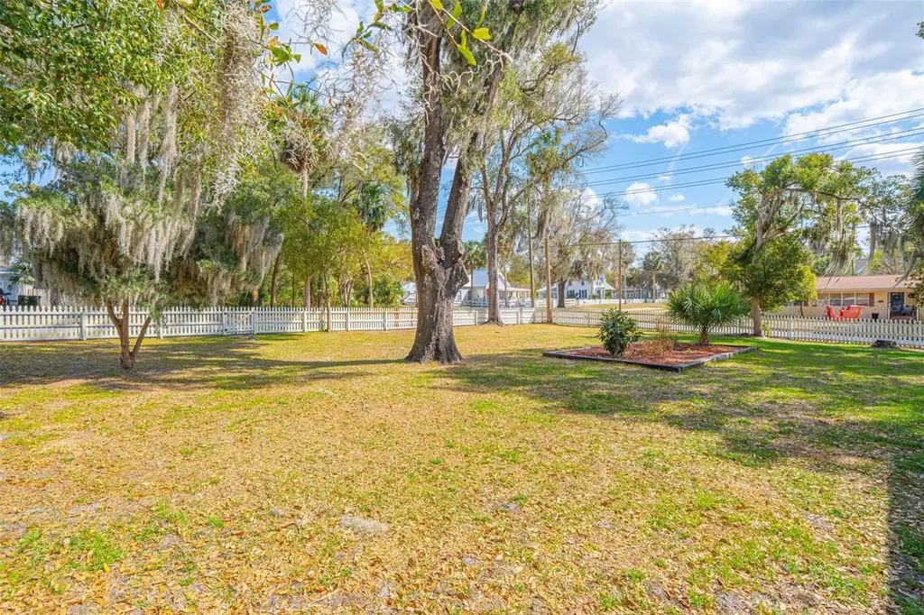 301 N Oak Avenue Orange City FL 32763