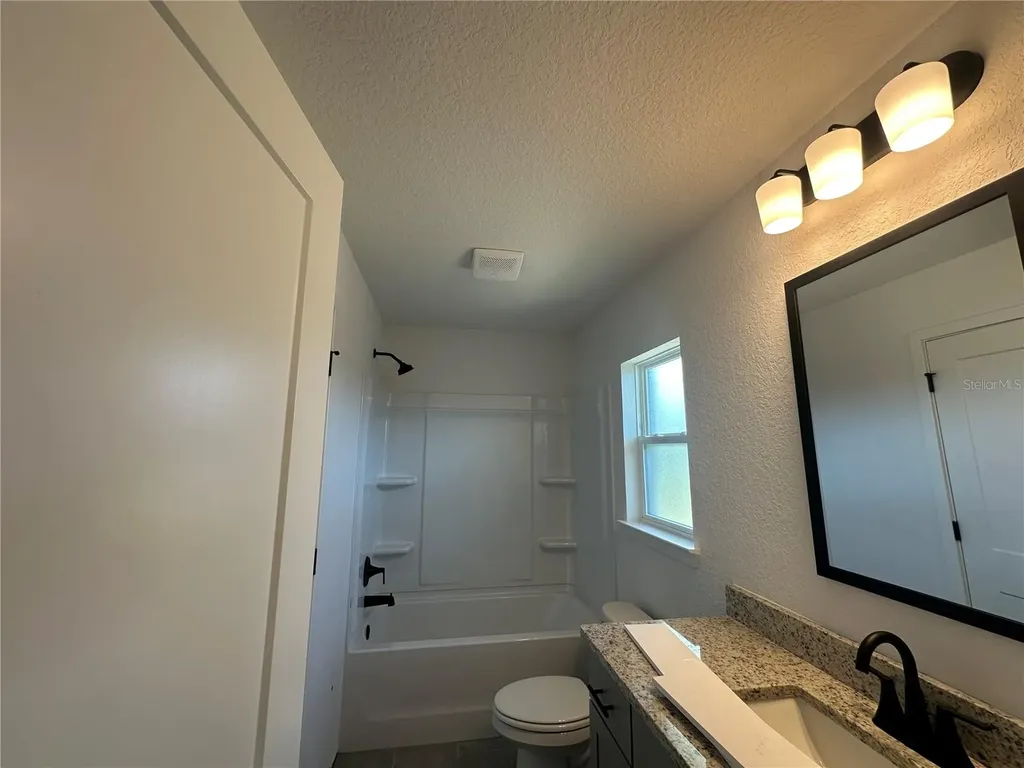12605 NE 48th Street Oxford FL 34484