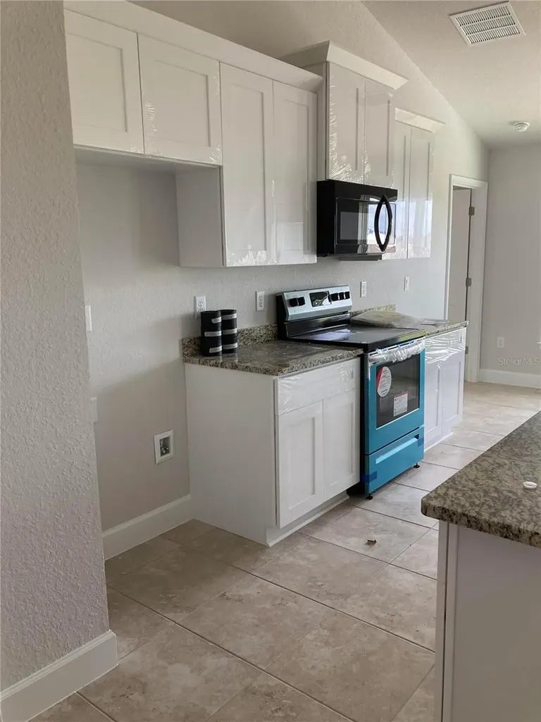 12605 NE 48th Street Oxford FL 34484