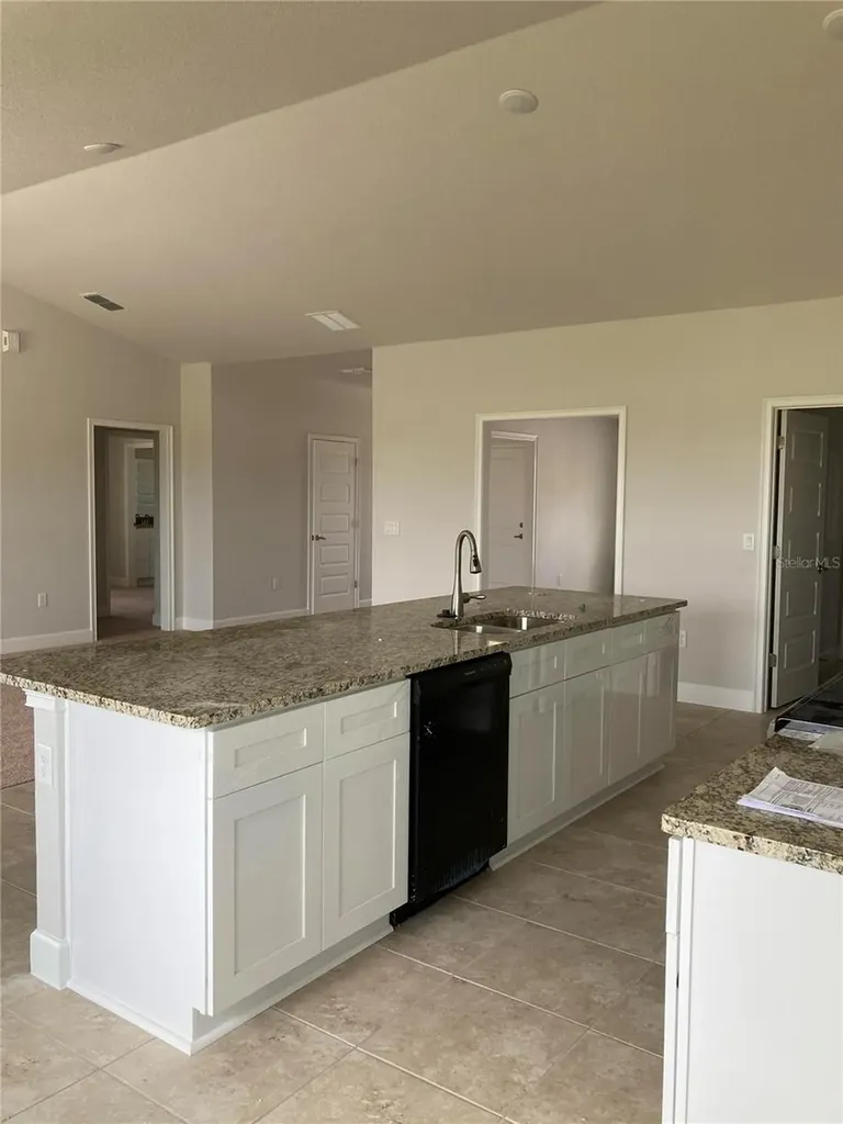 12605 NE 48th Street Oxford FL 34484