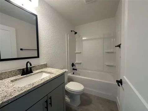 12605 NE 48th Street Oxford FL 34484