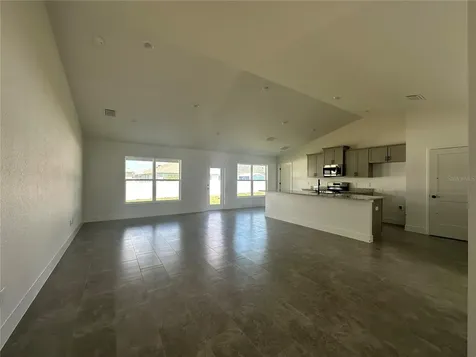 12605 NE 48th Street Oxford FL 34484