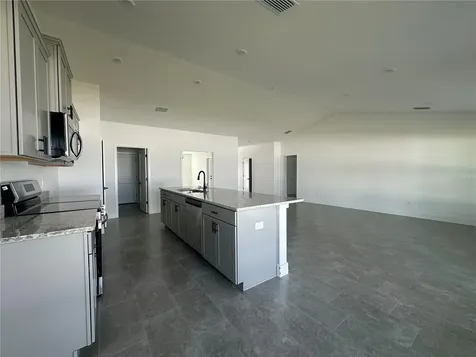 12605 NE 48th Street Oxford FL 34484