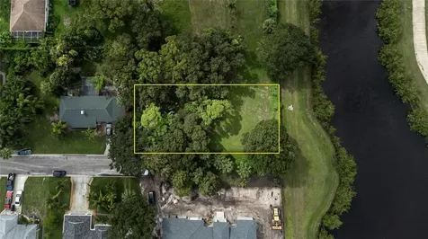 3834 29 Avenue St Petersburg FL 33711