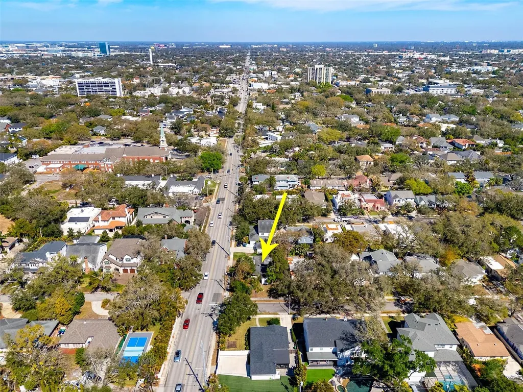 2627 W Watrous Avenue Tampa FL 33629