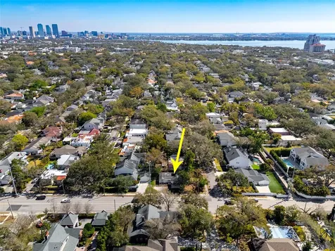 2627 W Watrous Avenue Tampa FL 33629