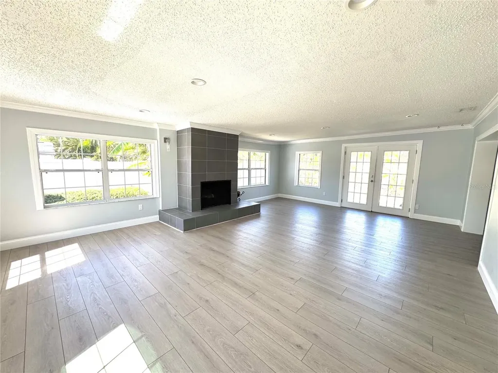 4518 Helena Street NE St Petersburg FL 33703
