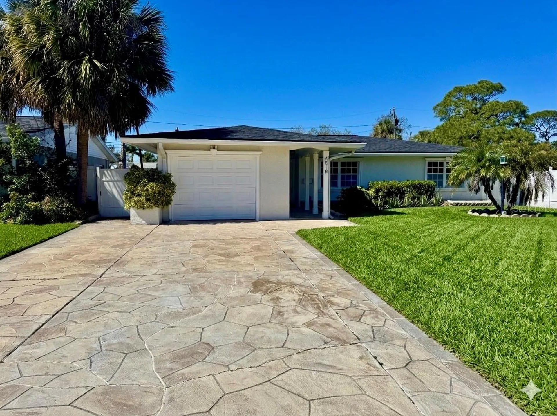 4518 Helena Street NE St Petersburg FL 33703