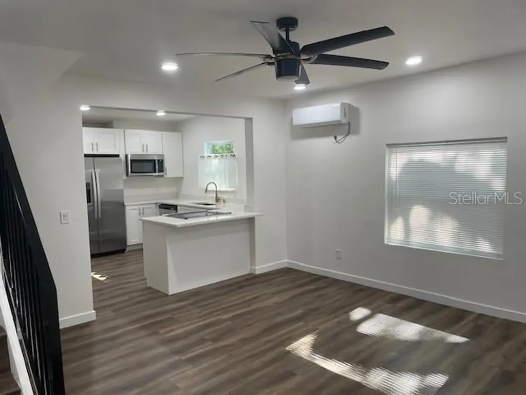 1157 Highland Court N St Petersburg FL 33701