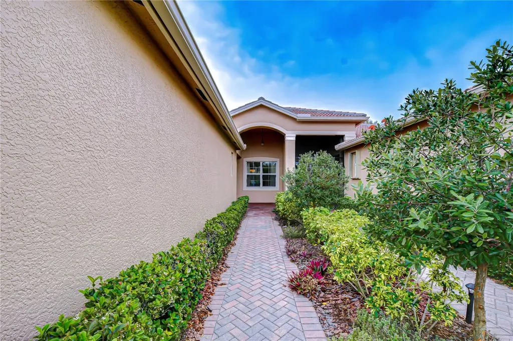 16158 Amethyst Key Drive Wimauma FL 33598