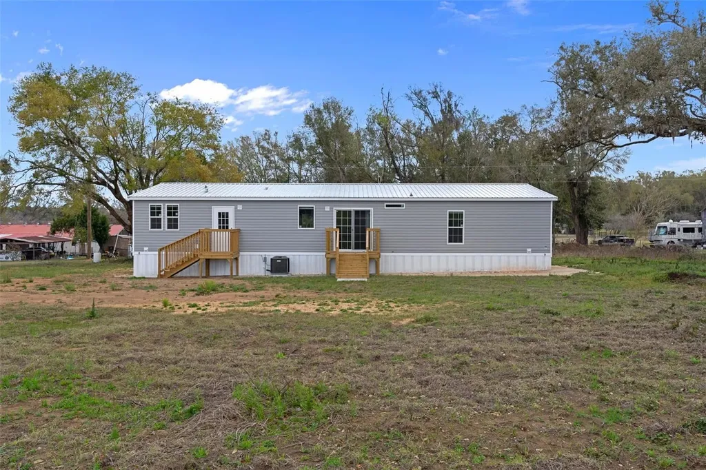 10869 Old Lakeland Highway Dade City FL 33525