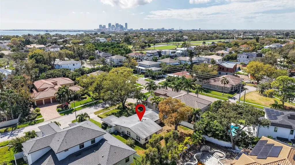 440 Lido Way NE St Petersburg FL 33704