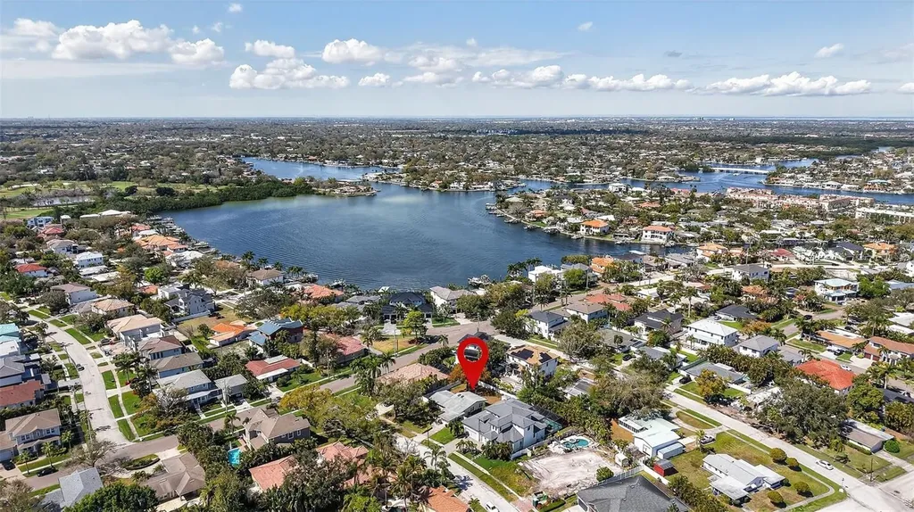 440 Lido Way NE St Petersburg FL 33704