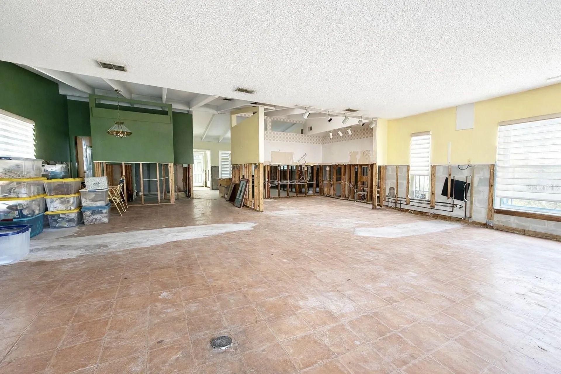 440 Lido Way NE St Petersburg FL 33704