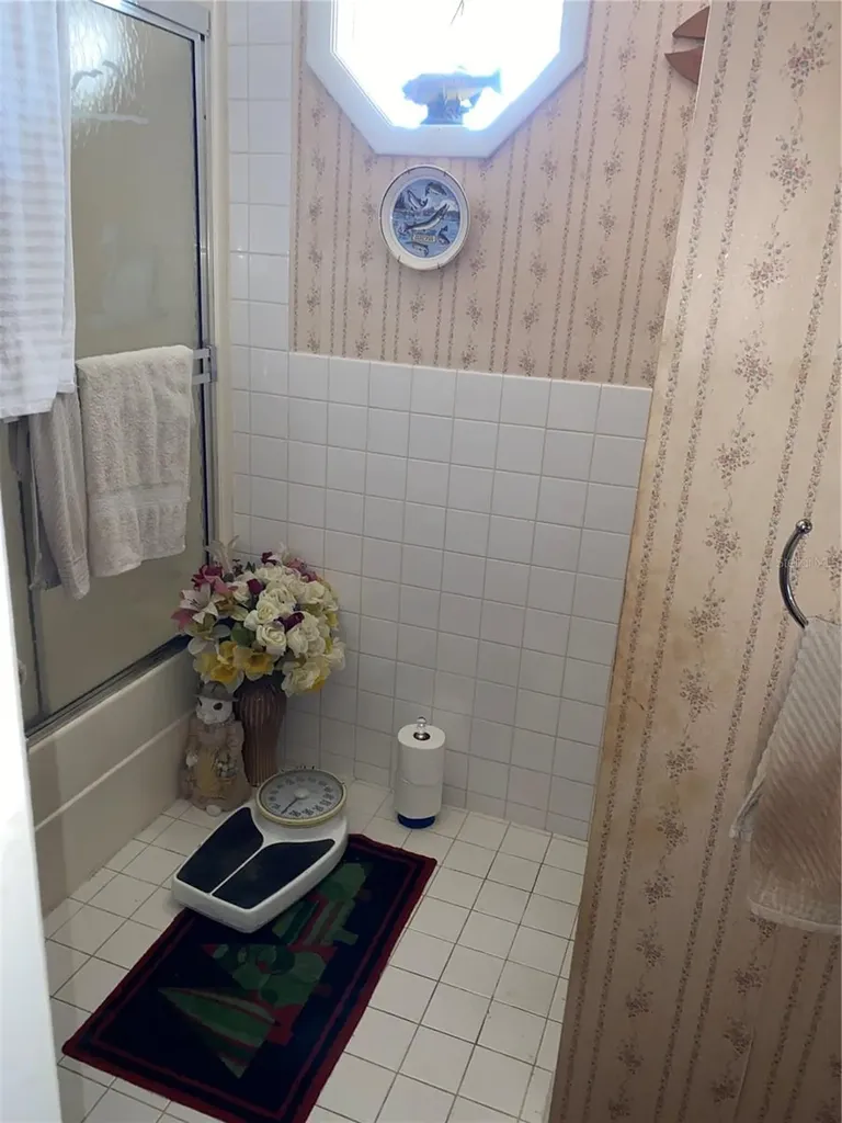 1050 Cr 482d Lake Panasoffkee FL 33538
