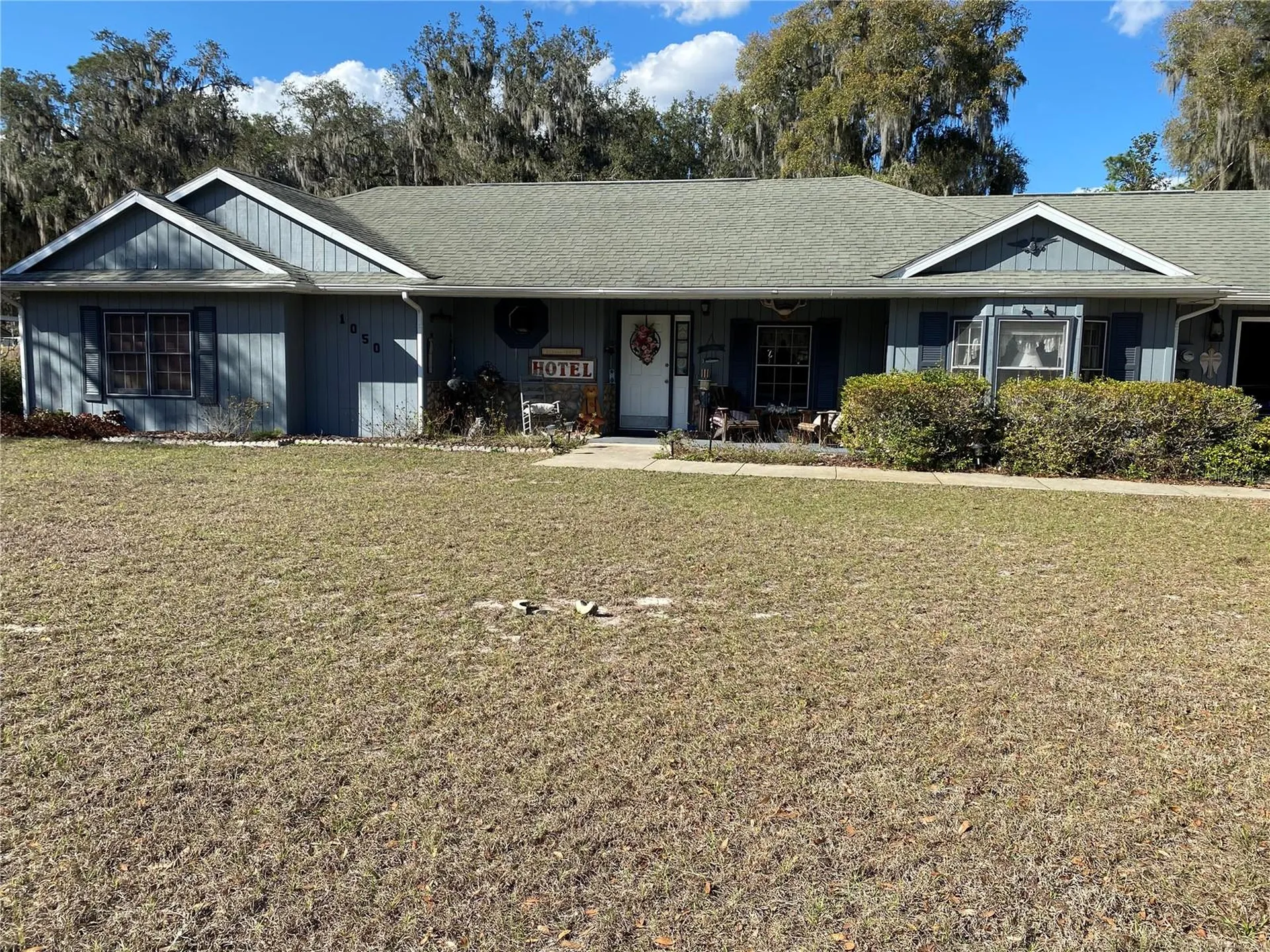 1050 Cr 482d Lake Panasoffkee FL 33538