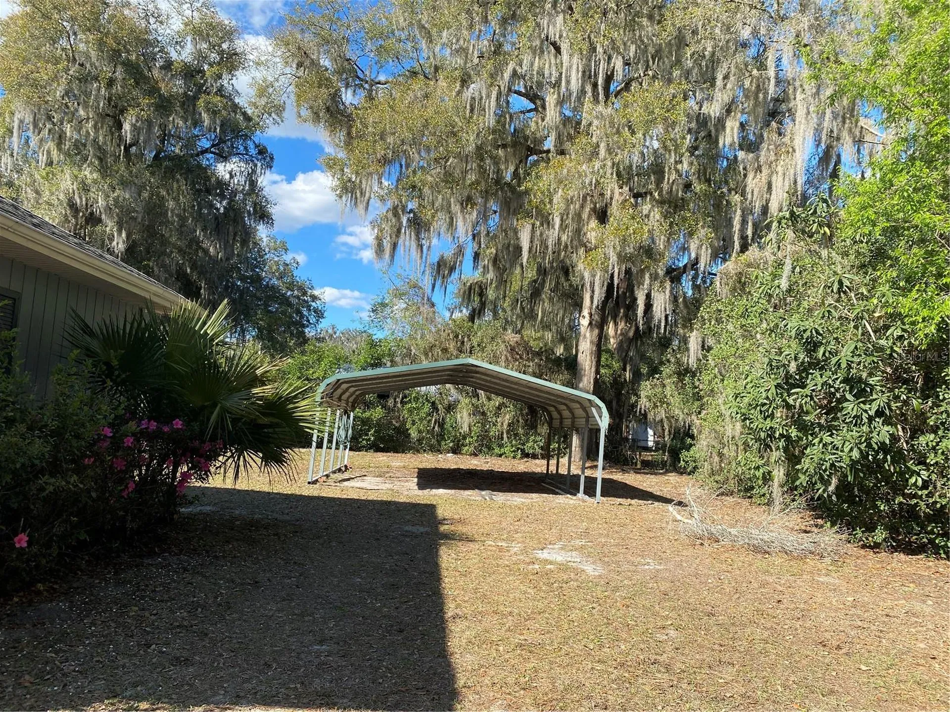 1050 Cr 482d Lake Panasoffkee FL 33538
